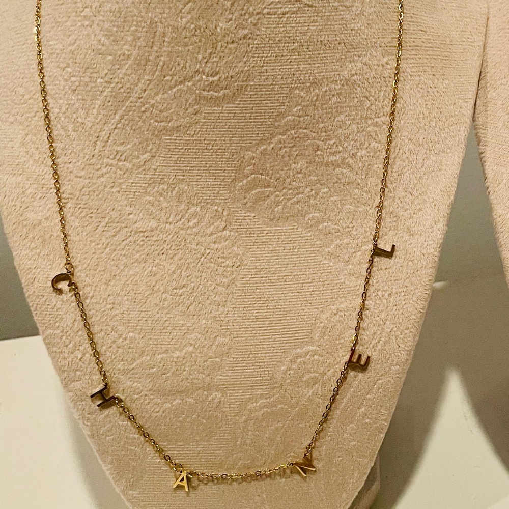 Gold fashion necklace